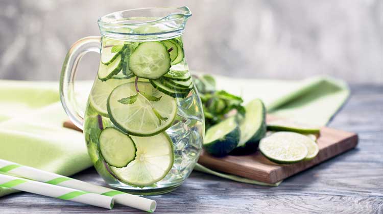 آب نوشیدن آب