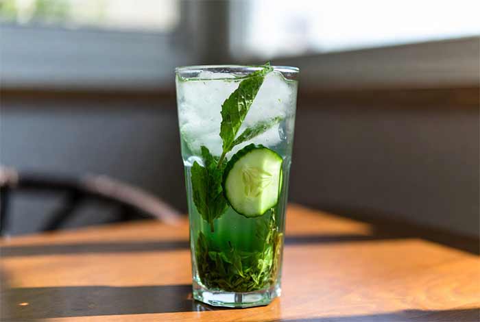 رژیم غذایی معجون دوم: چای سبز، خیار و نعناع – آبرسان چربیسوز