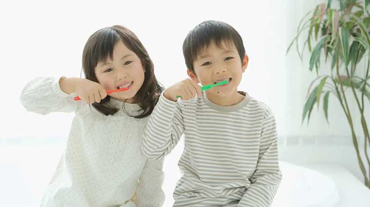 آموزش بهداشت دهان به کودکان